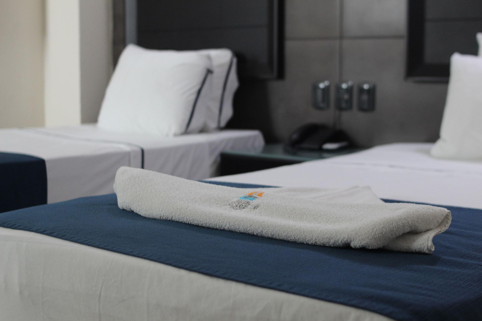 Hotel Portonovo Plaza Malecon Puerto Vallarta Eksteriør billede