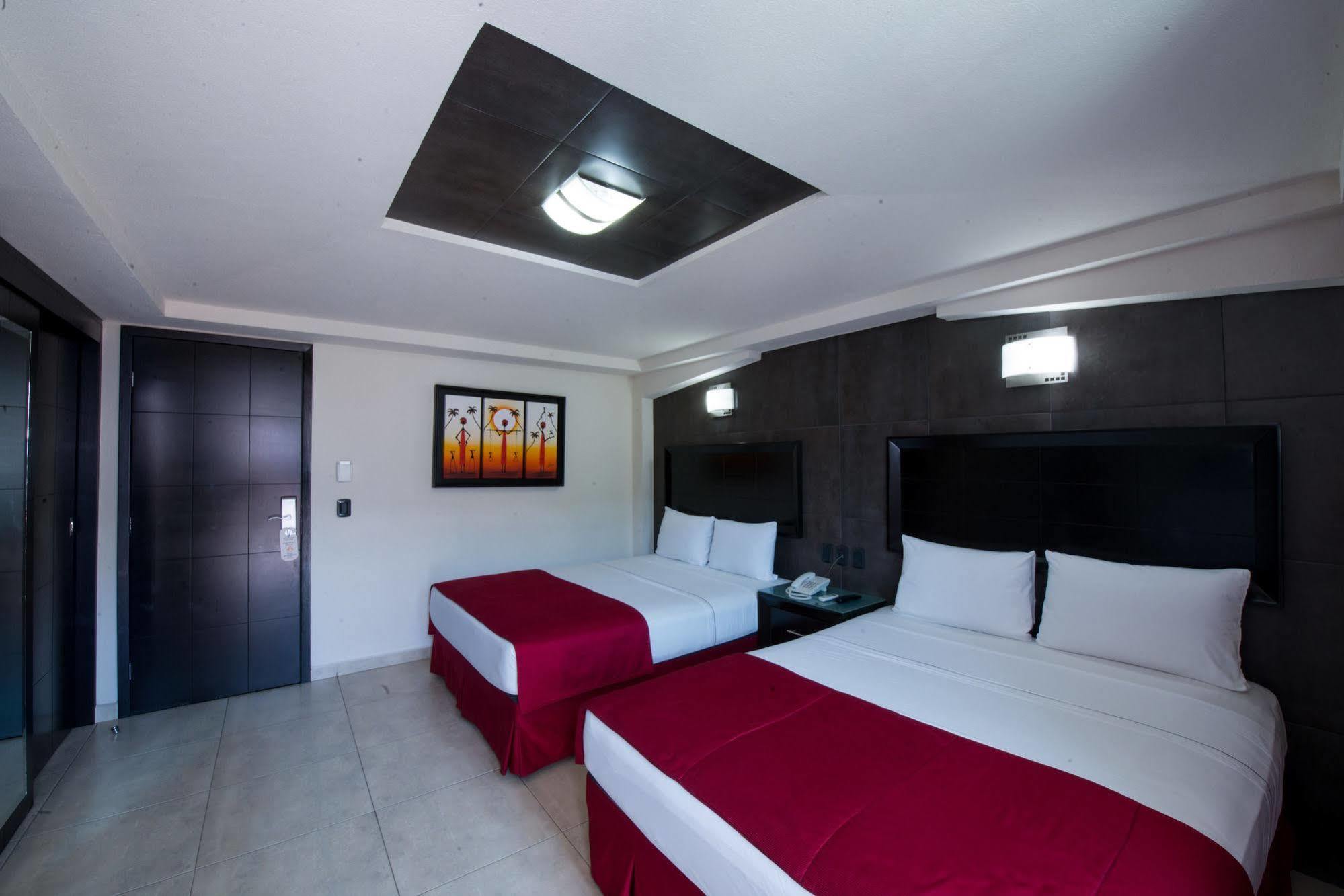 Hotel Portonovo Plaza Malecon Puerto Vallarta Eksteriør billede